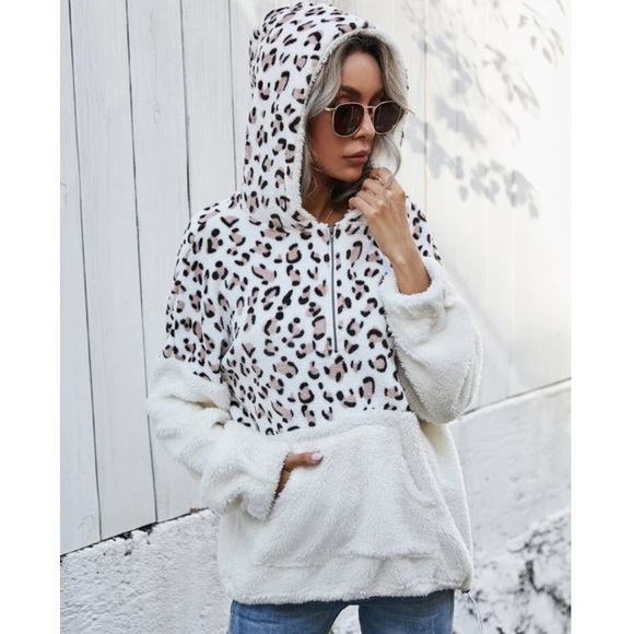 Leopard print teddy half zip hoodie - Picture 5 of 6